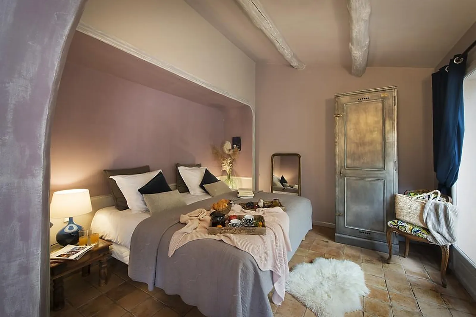 Lieux événementiels, LL&RSQUO;INSOUPÇONNÉE