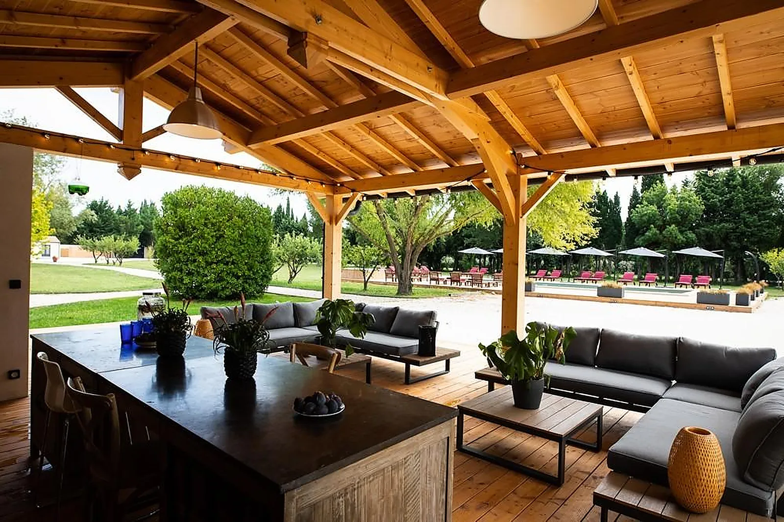 Lieux événementiels, LL&RSQUO;INSOUPÇONNÉE