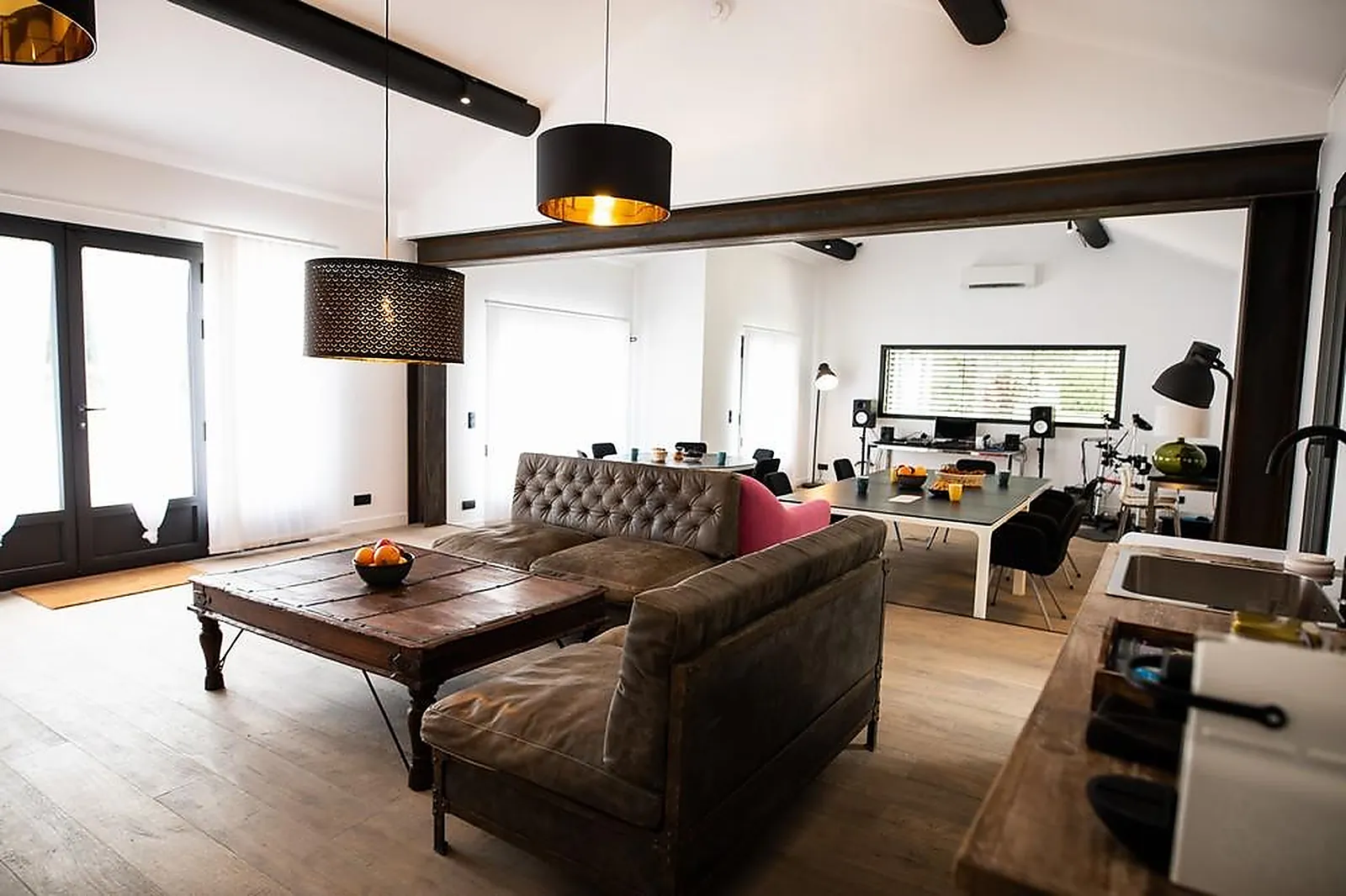 Lieux événementiels, LL&RSQUO;INSOUPÇONNÉE