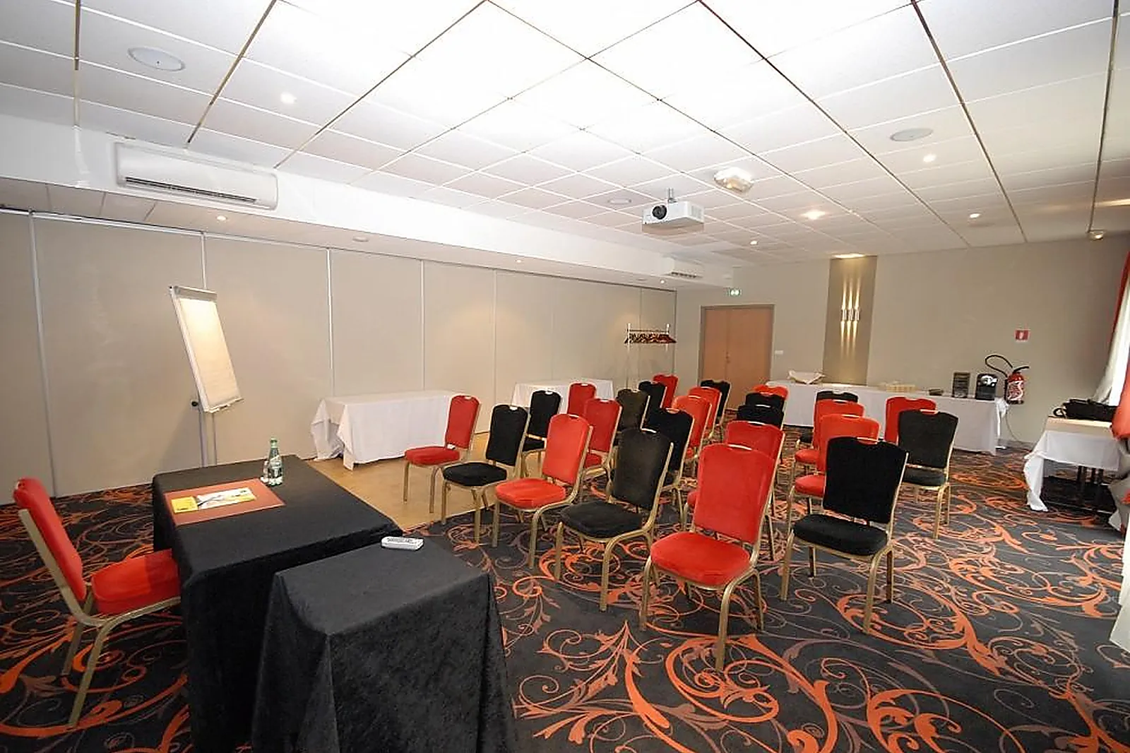 Lieux événementiels, LL&RSQUO;ORÉE DE CHARTRES