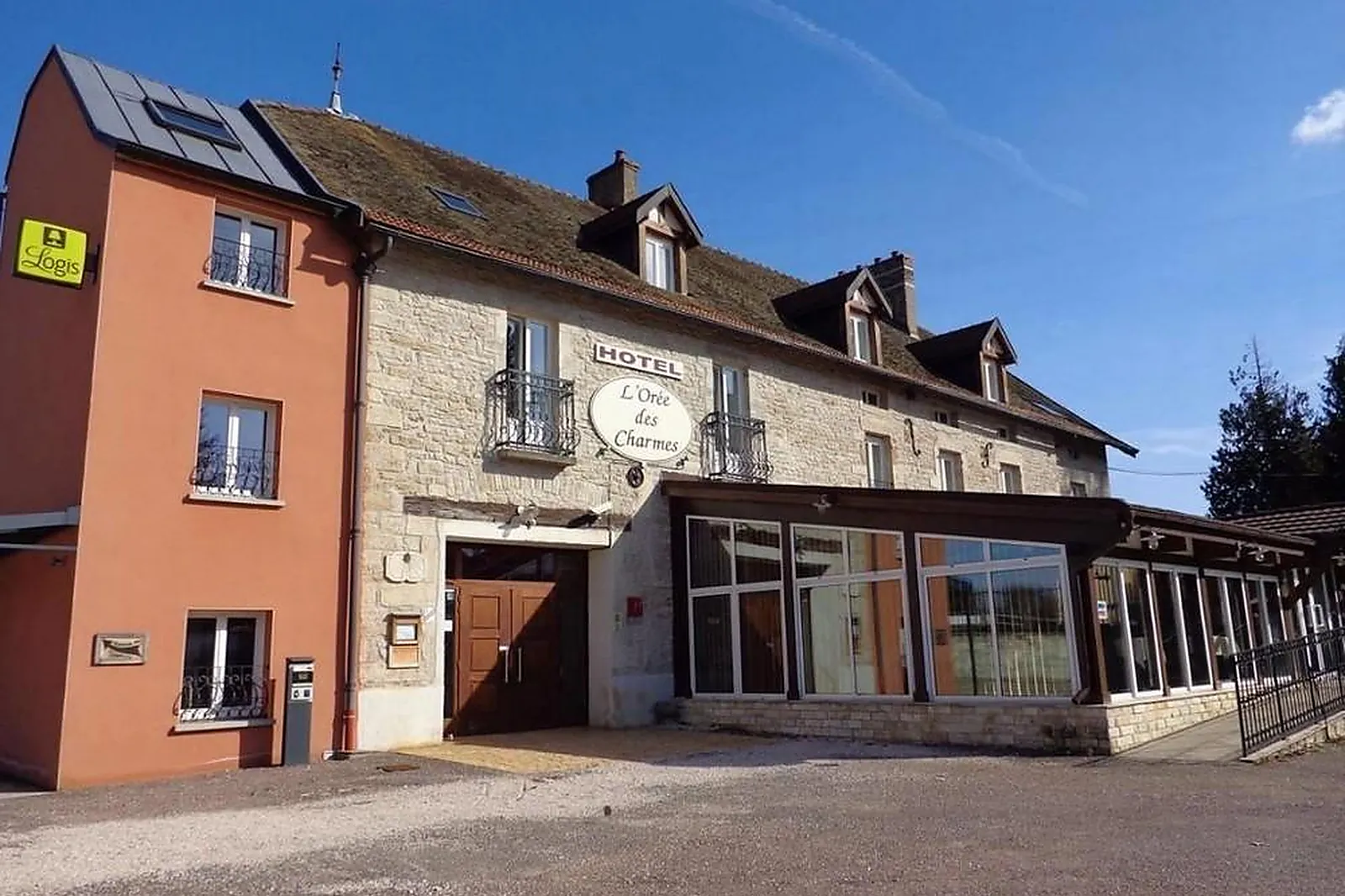 Lieux événementiels, L'ORÉE DES CHARMES