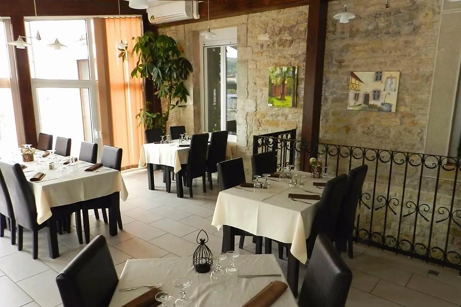 Lieux événementiels, L'ORÉE DES CHARMES