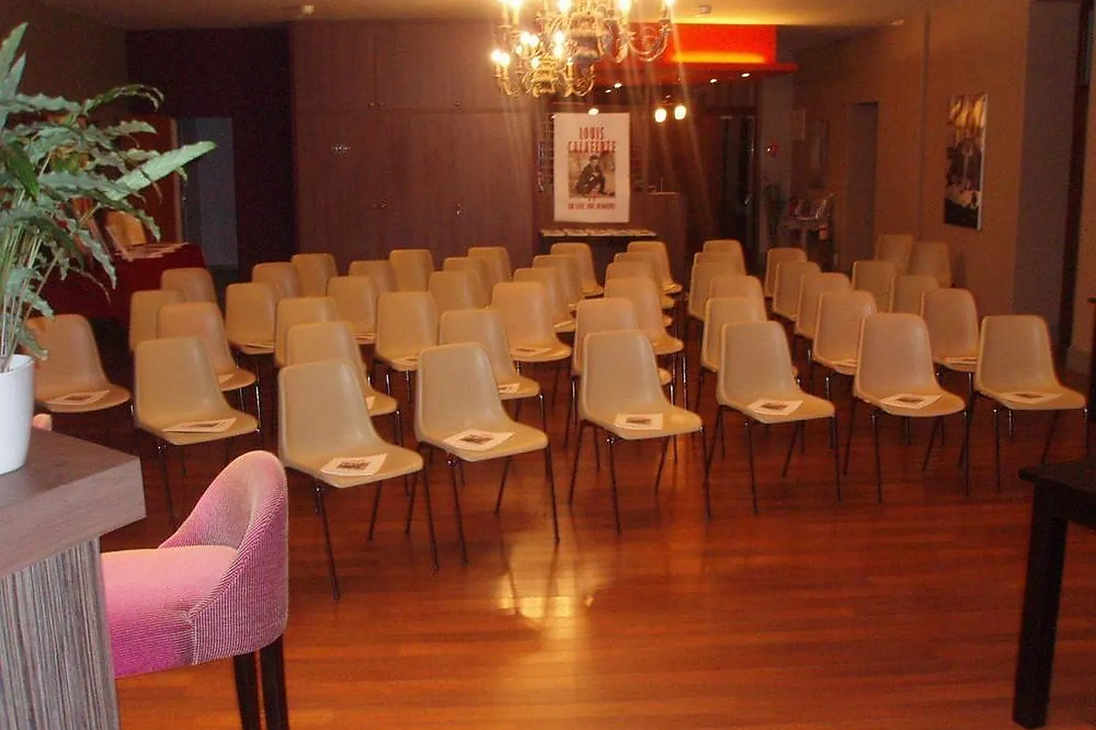 Lieux événementiels, L'ORÉE DES CHARMES