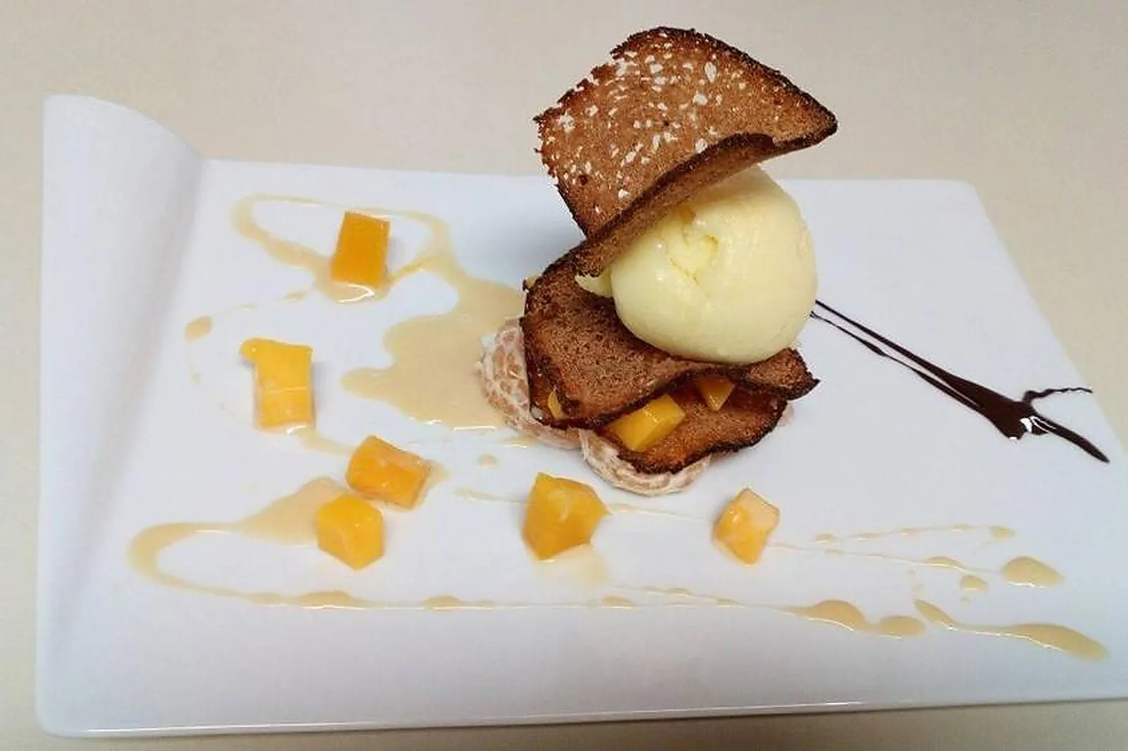 Lieux événementiels, L'ORÉE DES CHARMES