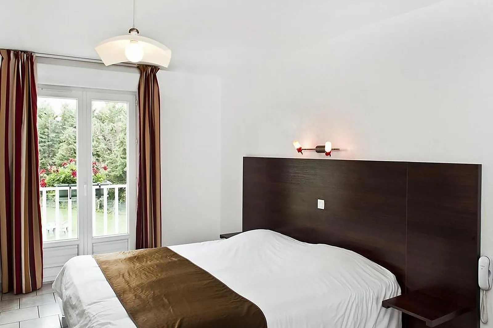 Lieux événementiels, L'ORÉE DES CHÂTEAUX