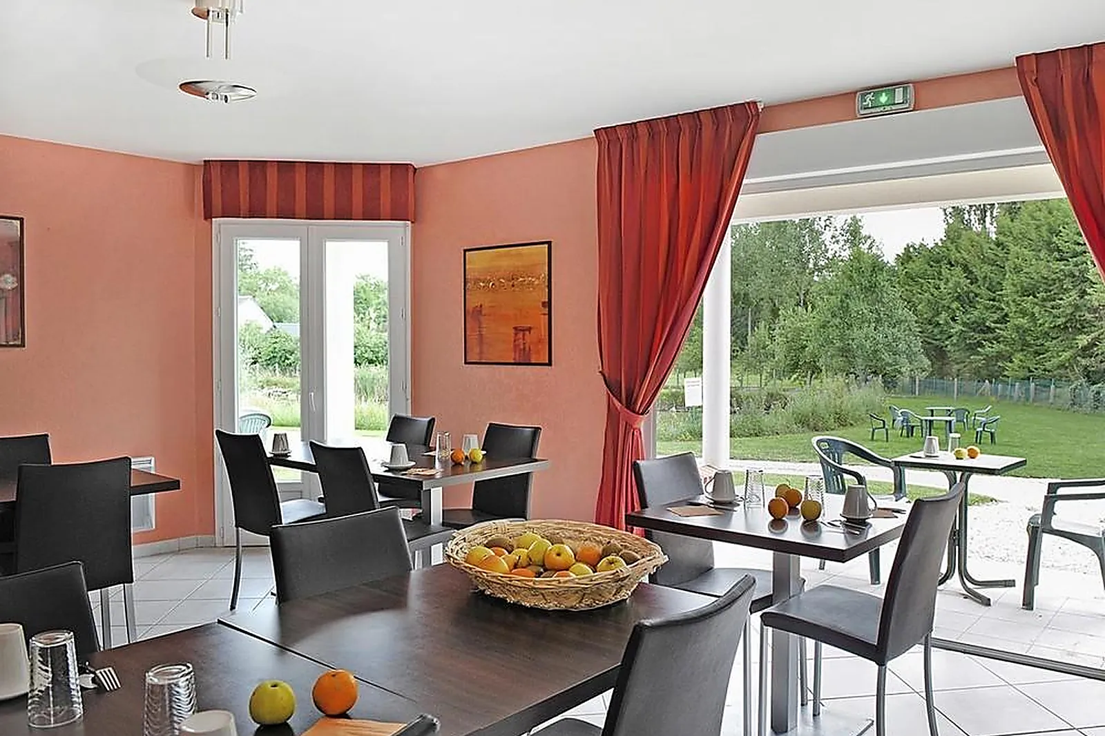 Lieux événementiels, L'ORÉE DES CHÂTEAUX