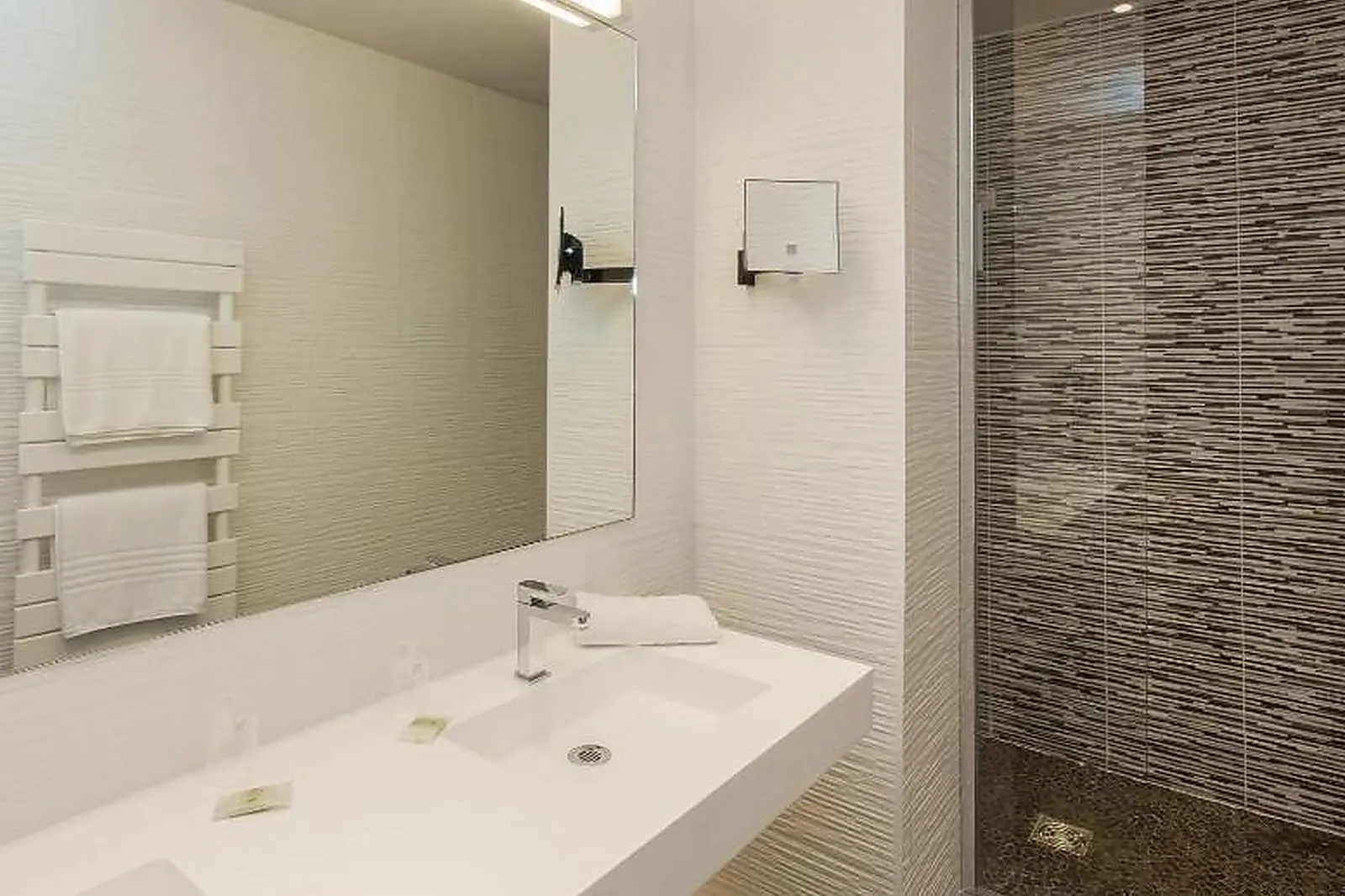 Lieux événementiels, LL&RSQUO;ORÉE DU BOIS