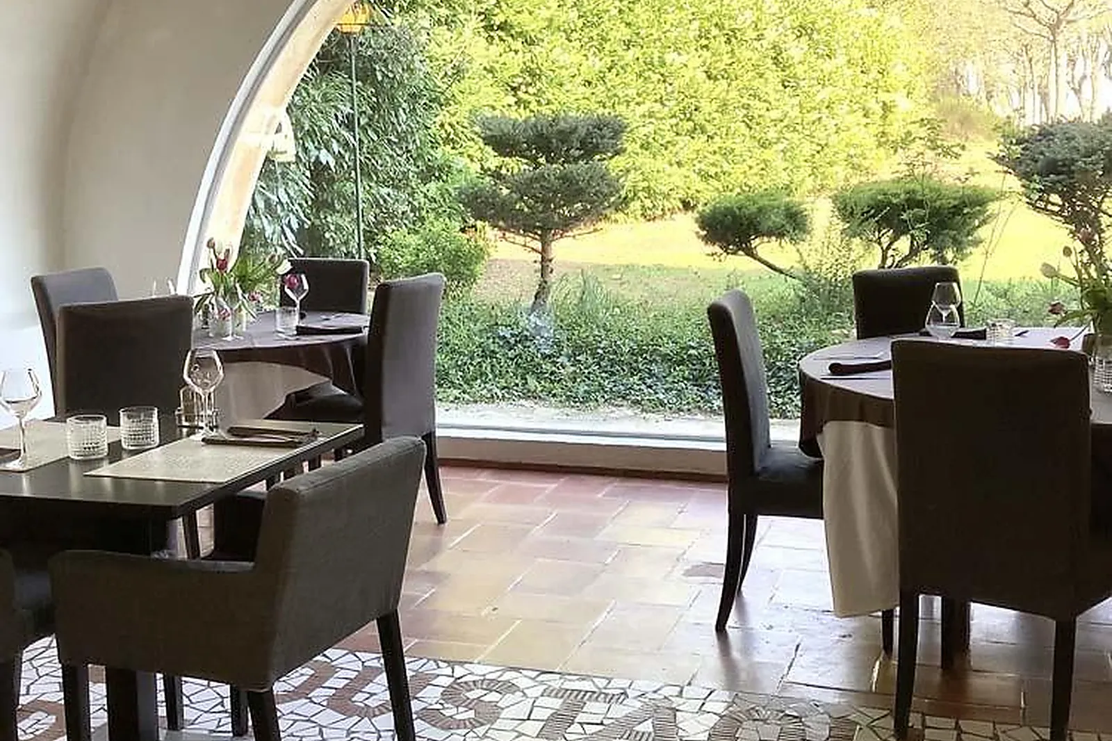 Lieux événementiels, L'OUSTAOU