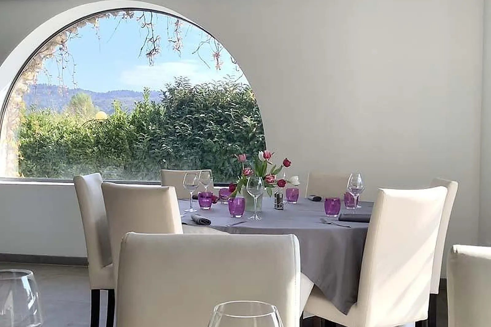 Lieux événementiels, L'OUSTAOU