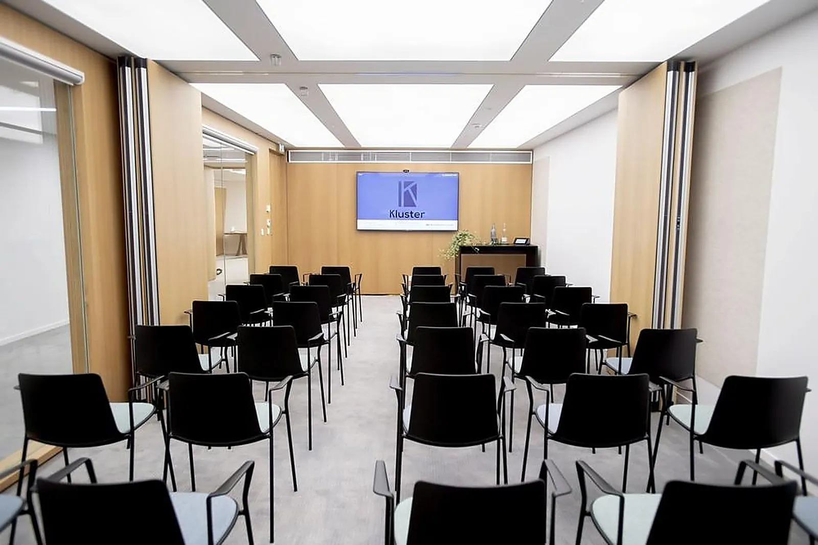 Lieux événementiels, LAHO BUSINESS CENTER