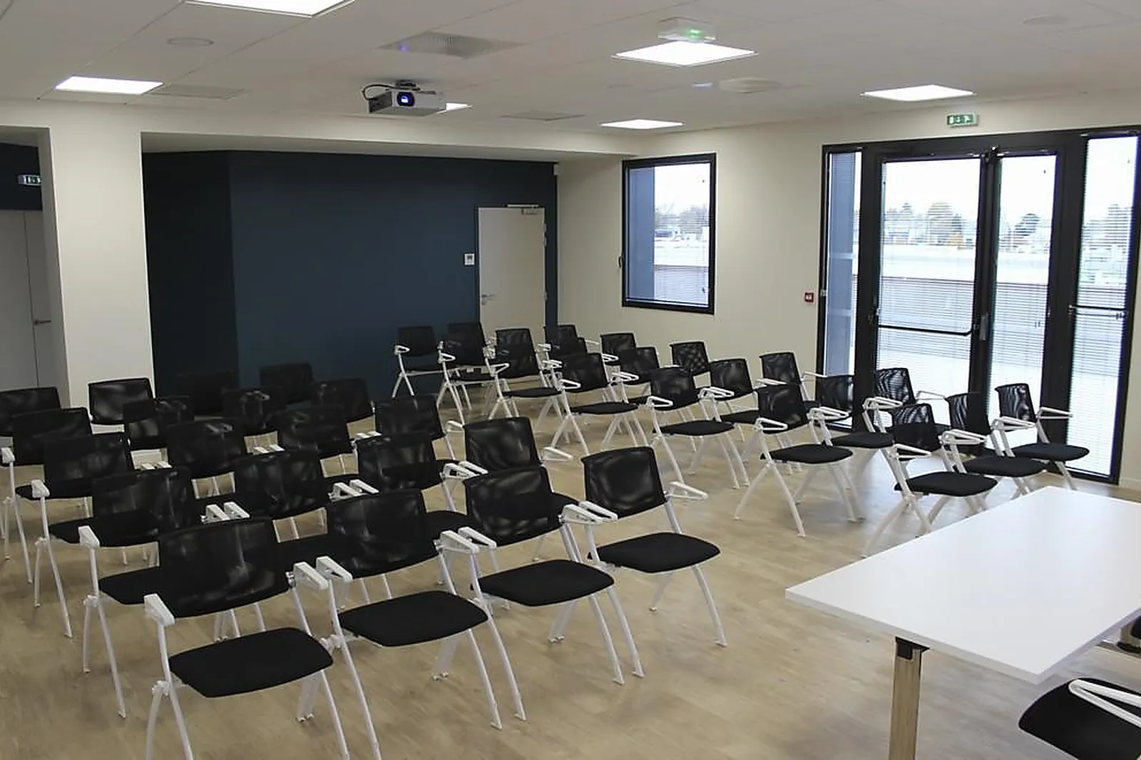 Lieux événementiels, L-EVÈNEMENTS