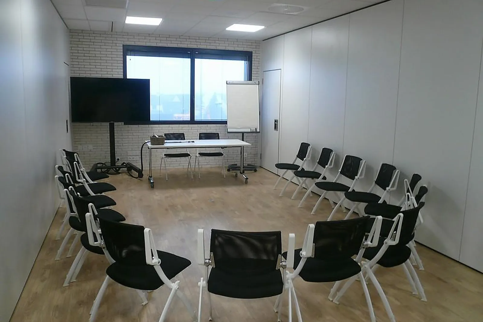 Lieux événementiels, L-EVÈNEMENTS