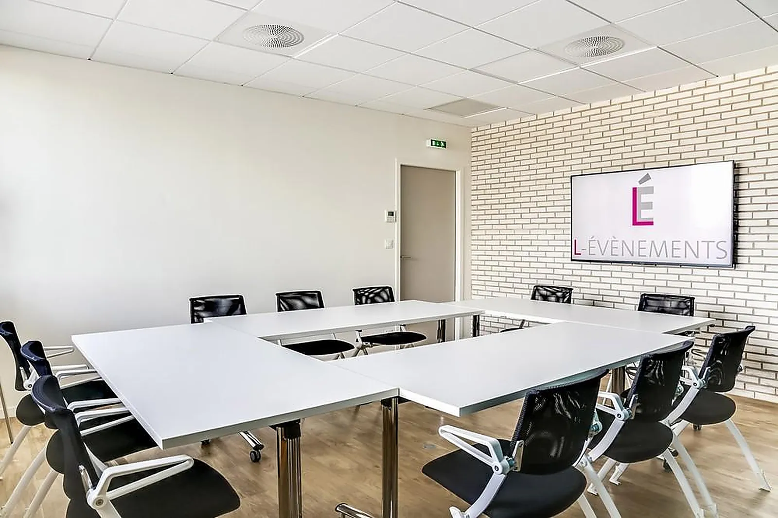 Lieux événementiels, L-EVÈNEMENTS