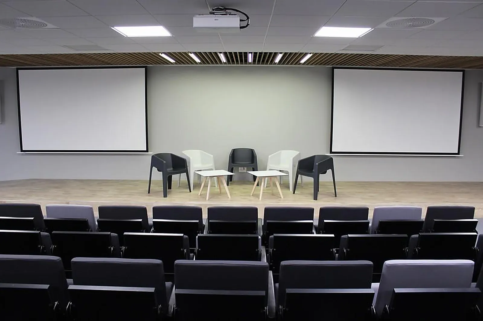 Lieux événementiels, L-EVÈNEMENTS