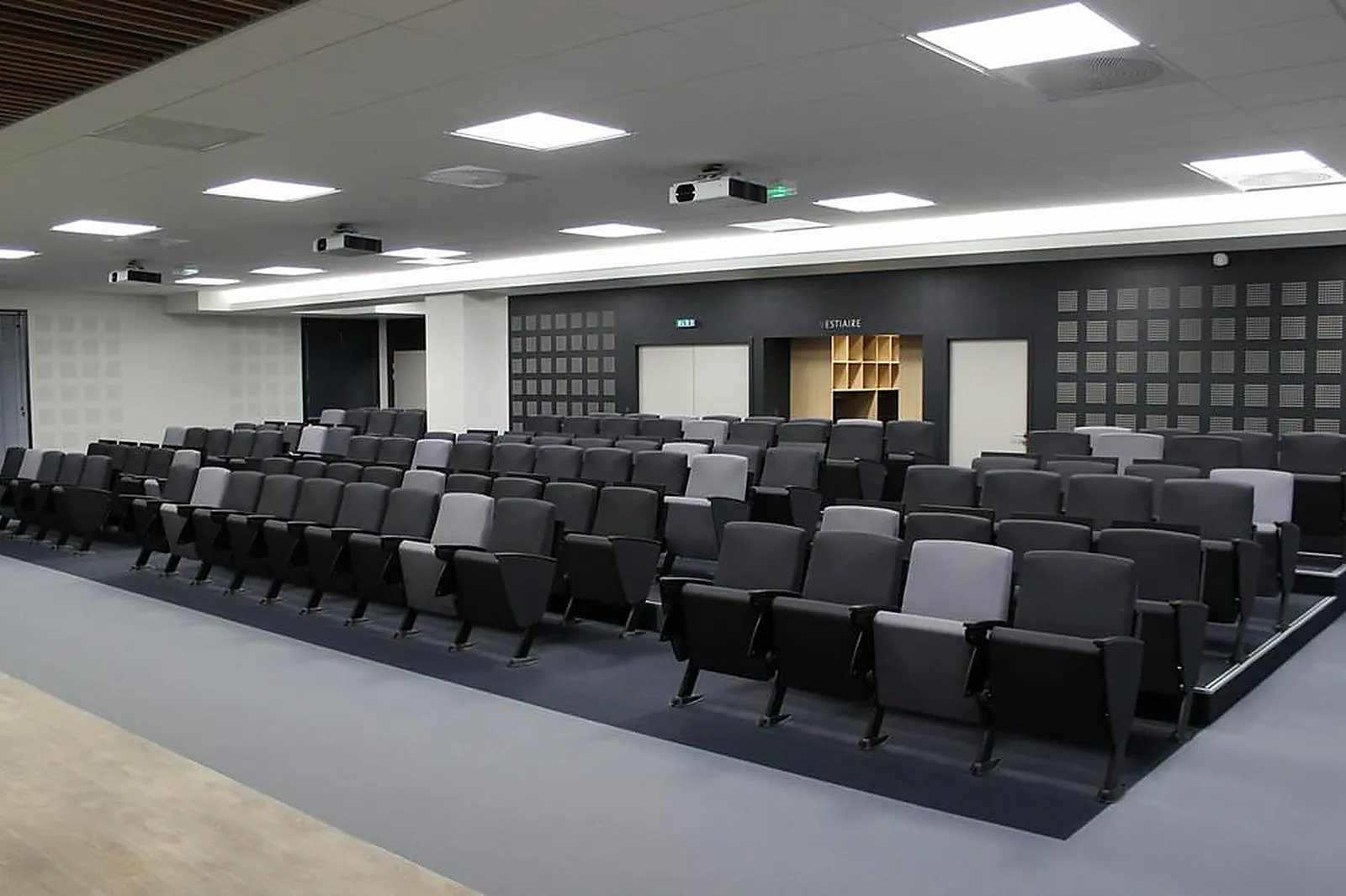 Lieux événementiels, L-EVÈNEMENTS