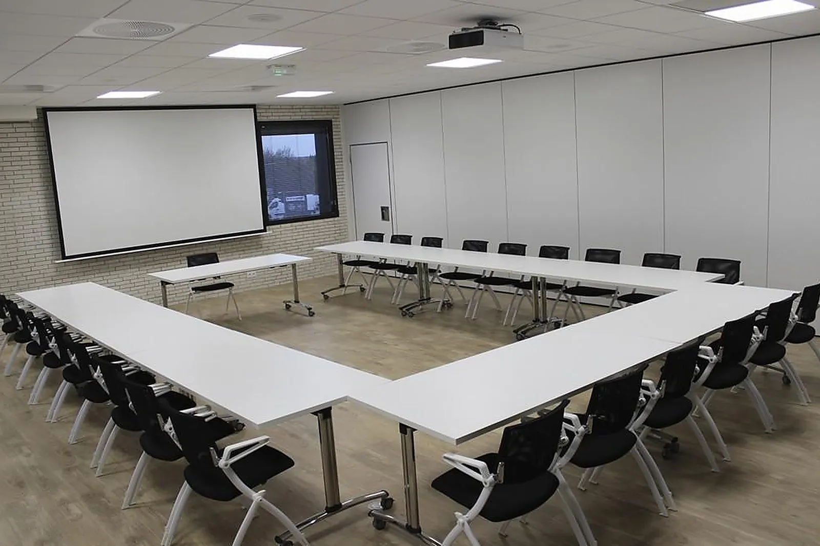 Lieux événementiels, L-EVÈNEMENTS