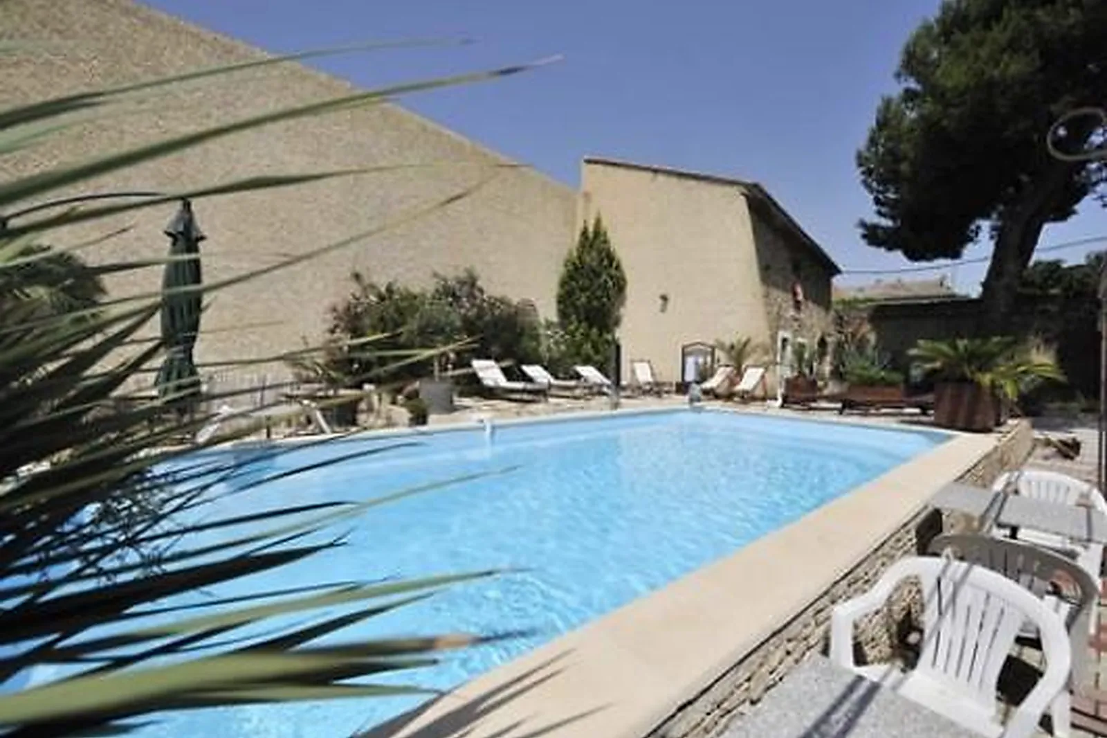 Lieux événementiels, LA BASTIDE ENTRAIGUES-SUR-SORGUES