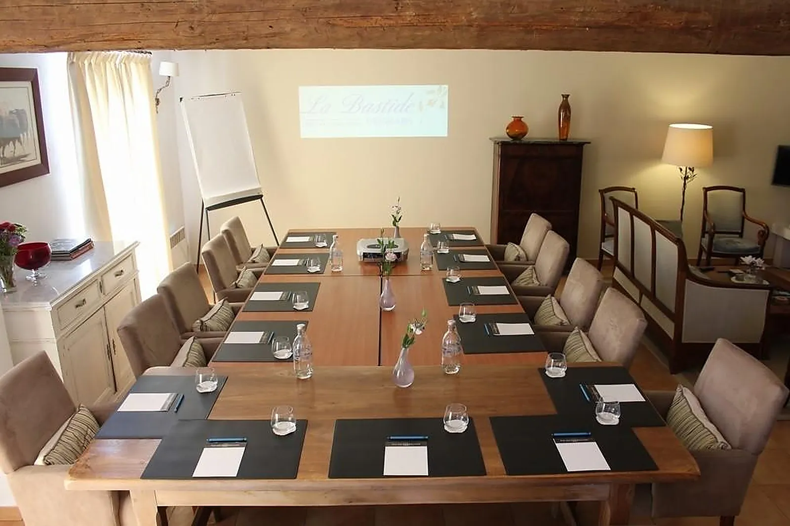 Lieux événementiels, LA BASTIDE D'EYGALIÈRES