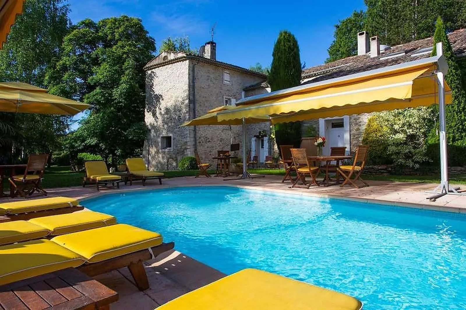 Lieux événementiels, LA CAMPAGNE ST LAZARE EN LUBERON