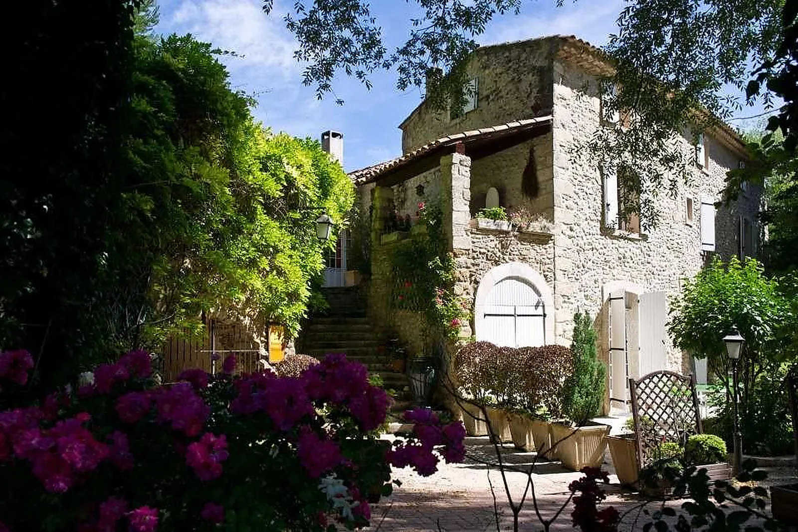 Lieux événementiels, LA CAMPAGNE ST LAZARE EN LUBERON