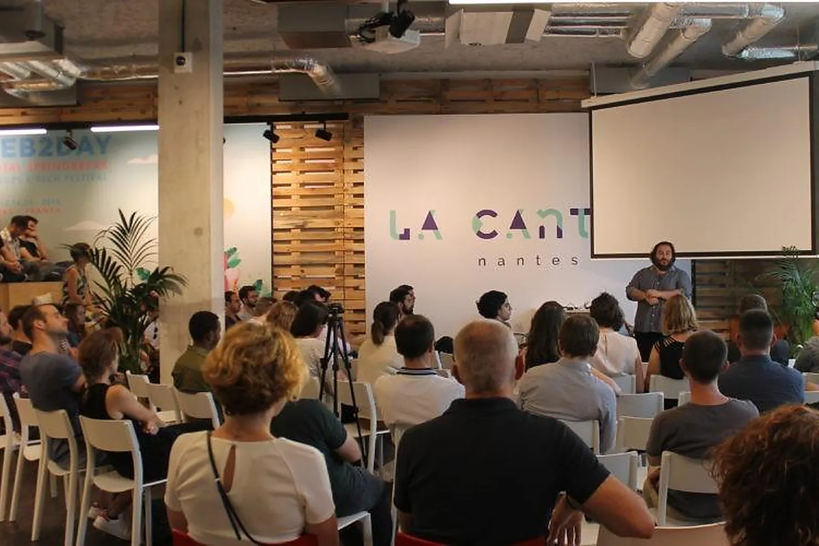 Lieux événementiels, LA CANTINE