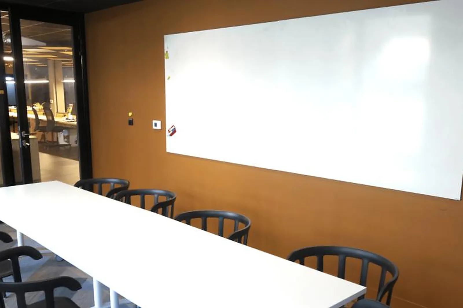 Lieux événementiels, LA CANTINE