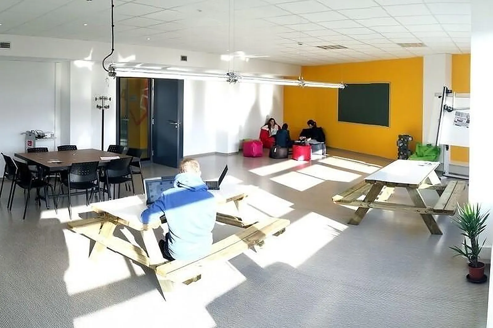 Lieux événementiels, LA CANTINE BY TVT INNOVATION