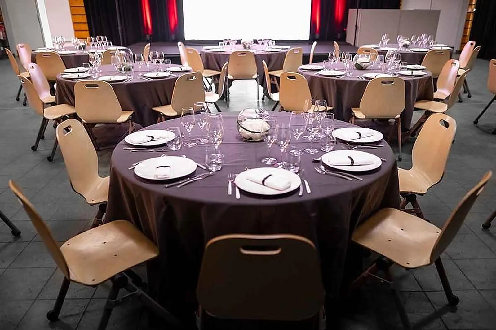 Lieux événementiels, LA CARRIÈRE