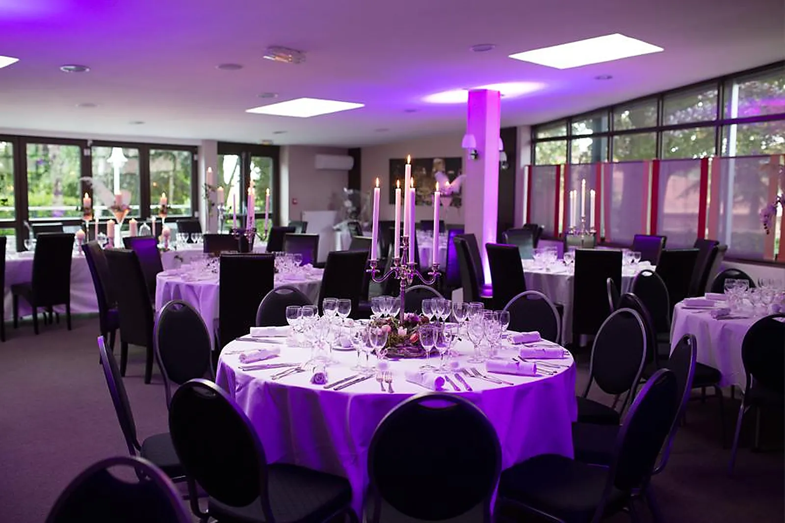 Lieux événementiels, LA CARTE