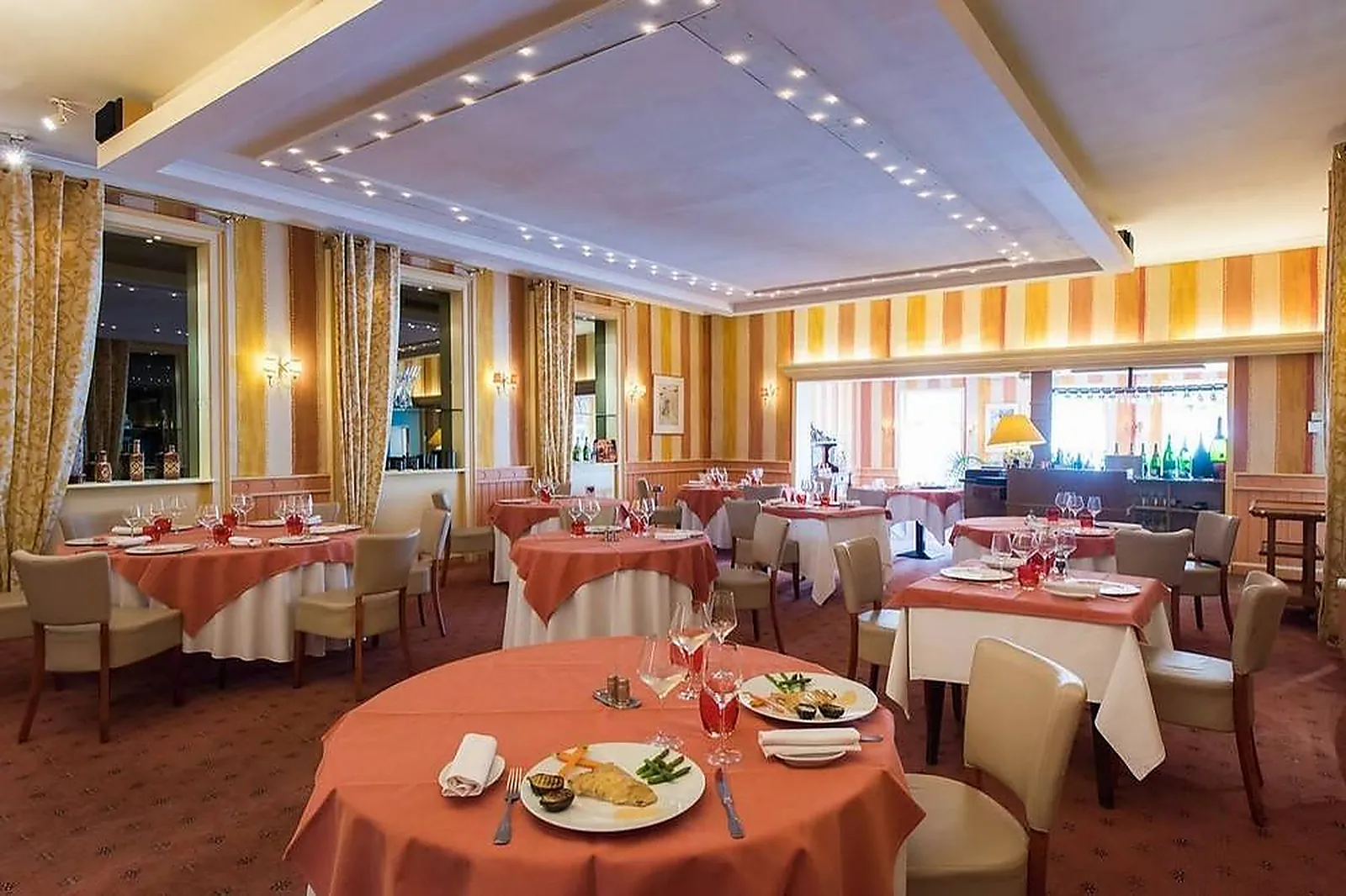 Lieux événementiels, LA CARTE