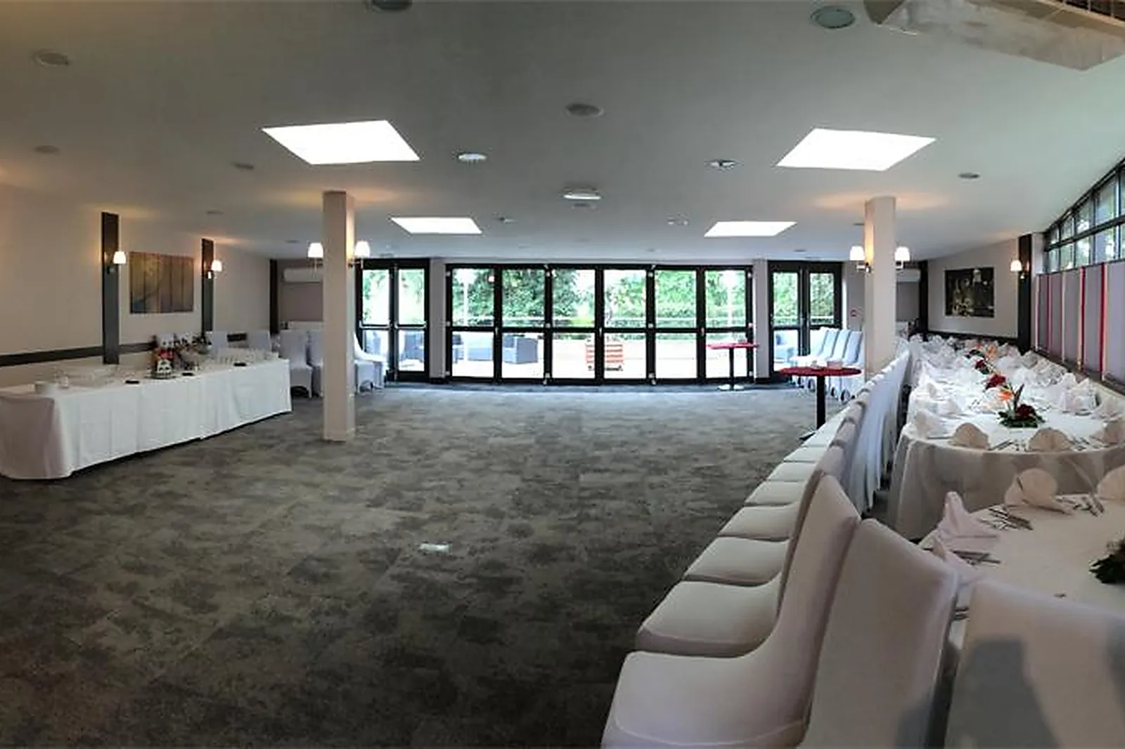 Lieux événementiels, LA CARTE