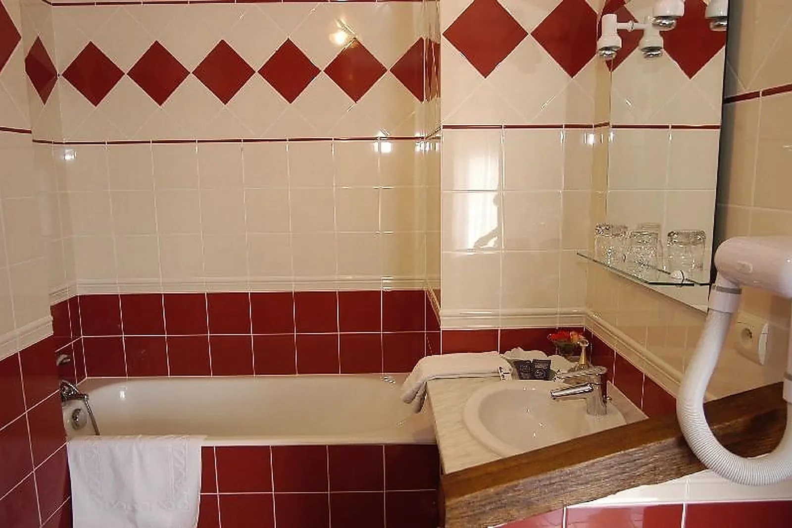 Lieux événementiels, LA CHAUMIÈRE HÔTEL RESTAURANT