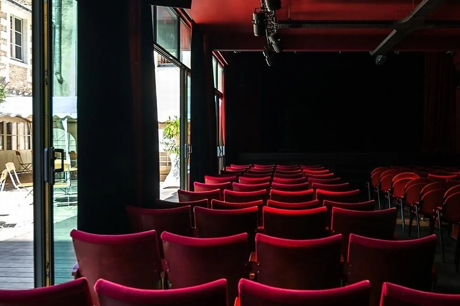 Lieux événementiels, LA CIE DU CAFÉ THÉÂTRE