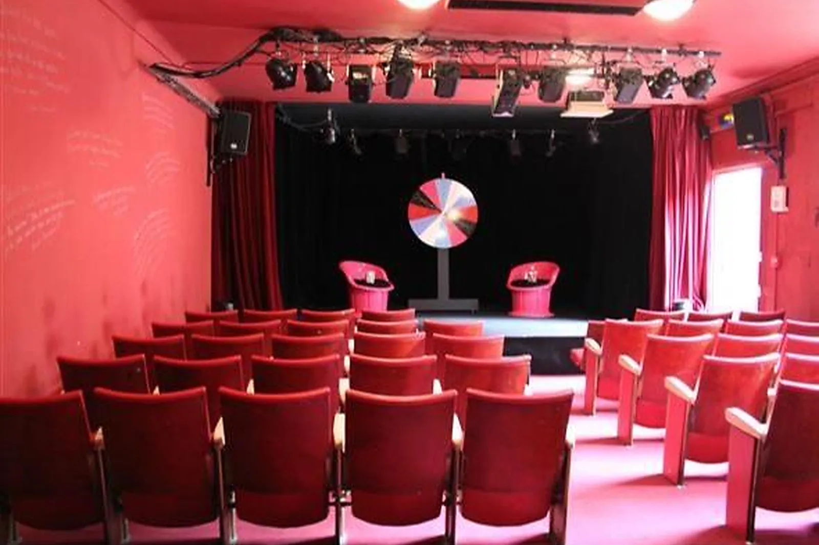 Lieux événementiels, LA CIE DU CAFÉ THÉÂTRE