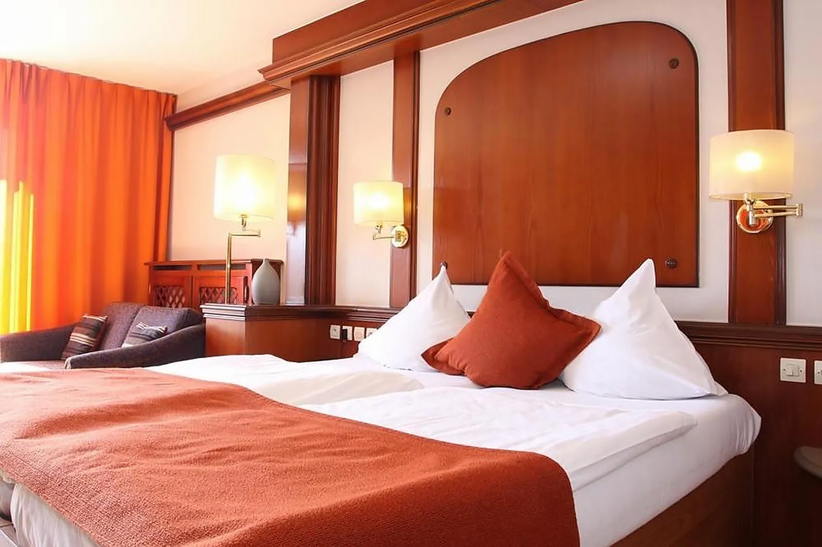 Lieux événementiels, LA CLAIRIÈRE BIO ET SPA HÔTEL