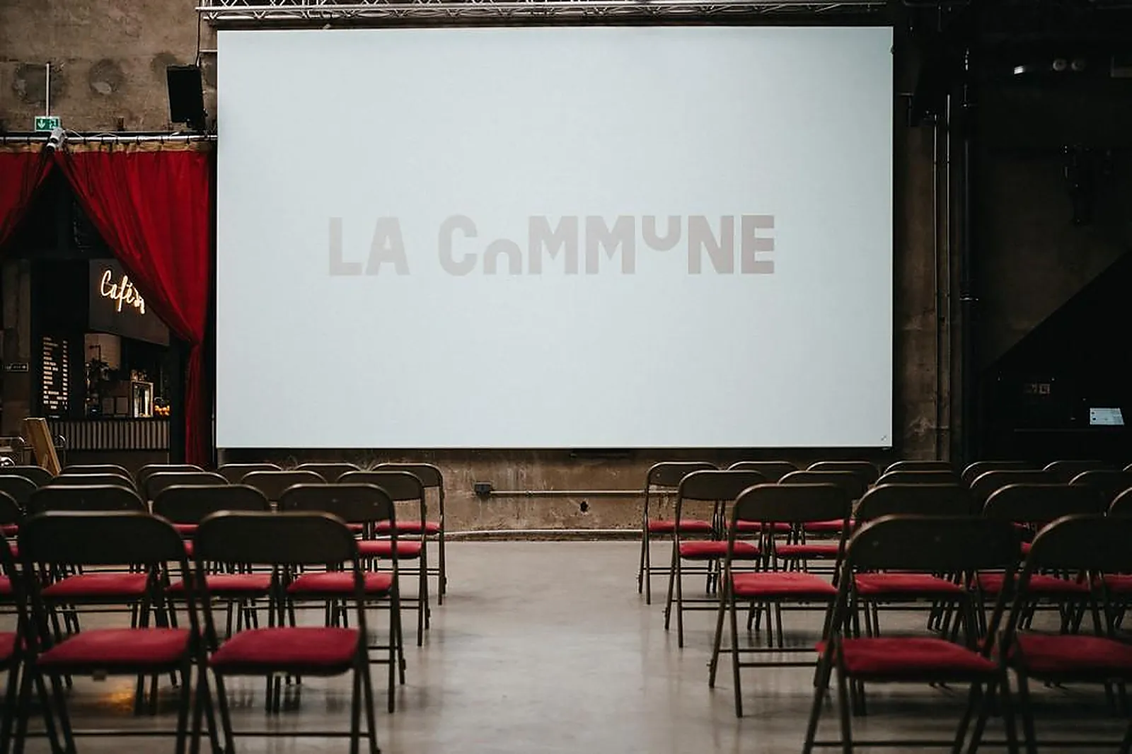 Lieux événementiels, LA COMMUNE