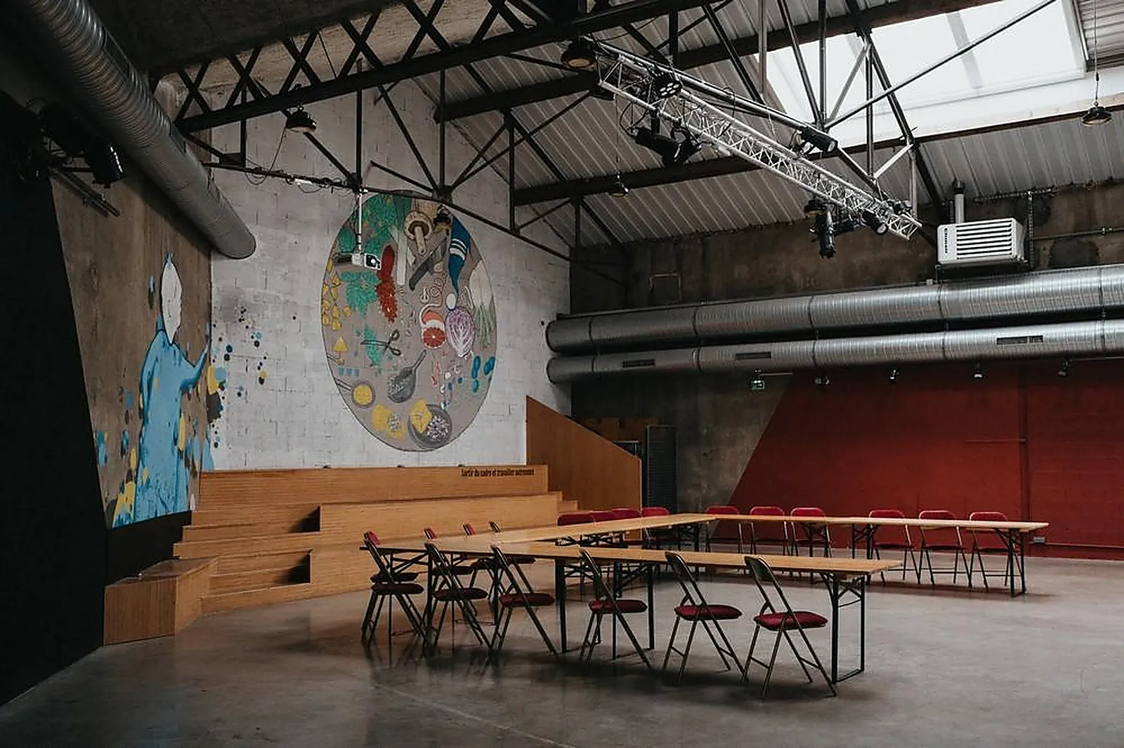 Lieux événementiels, LA COMMUNE