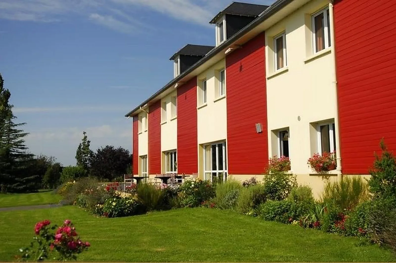 Lieux événementiels, LA COUR CARRÉE
