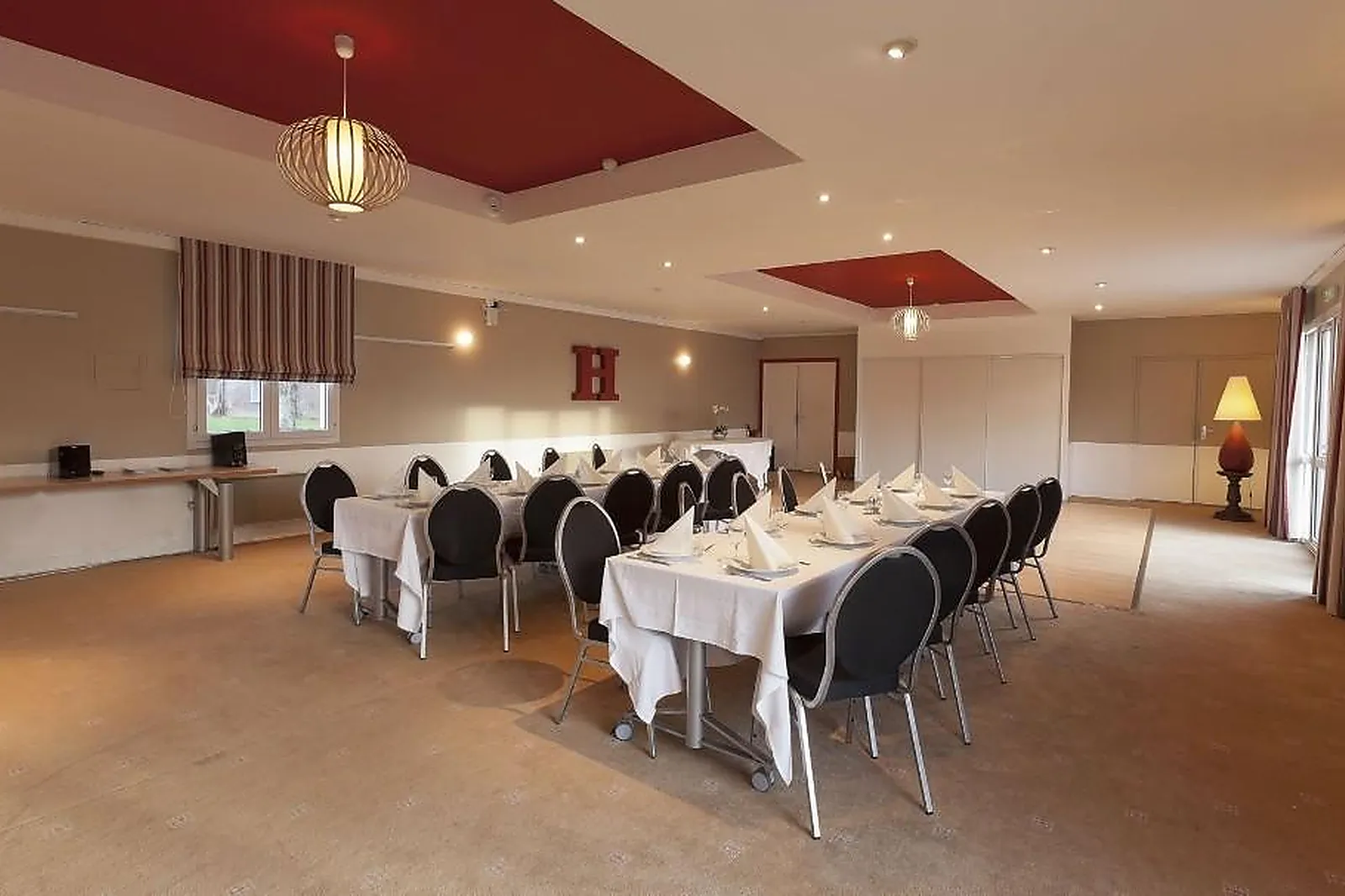 Lieux événementiels, LA COUR CARRÉE