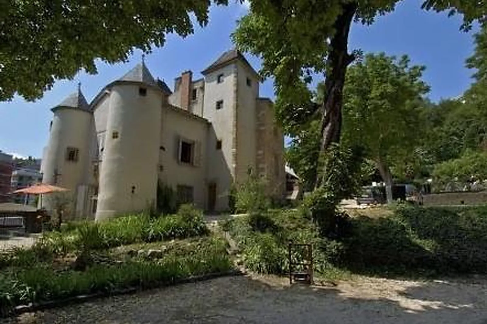 Lieux événementiels, LA COUR DES GRANDS