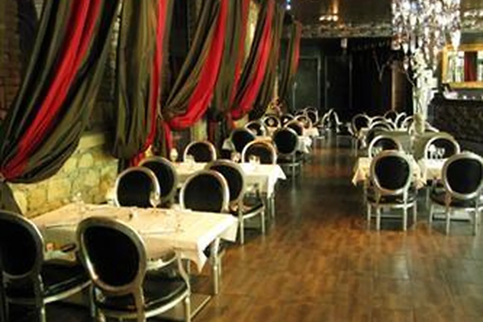 Lieux événementiels, LA COUR DES GRANDS