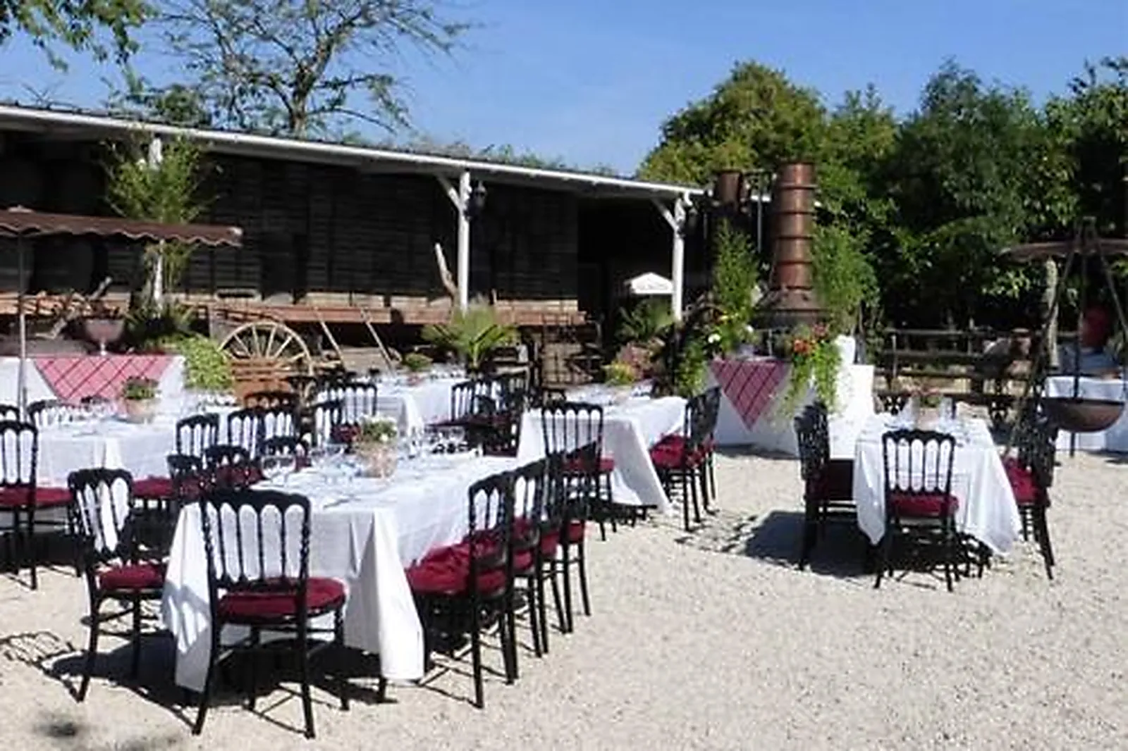 Lieux événementiels, LA COUR DES MIRAGES