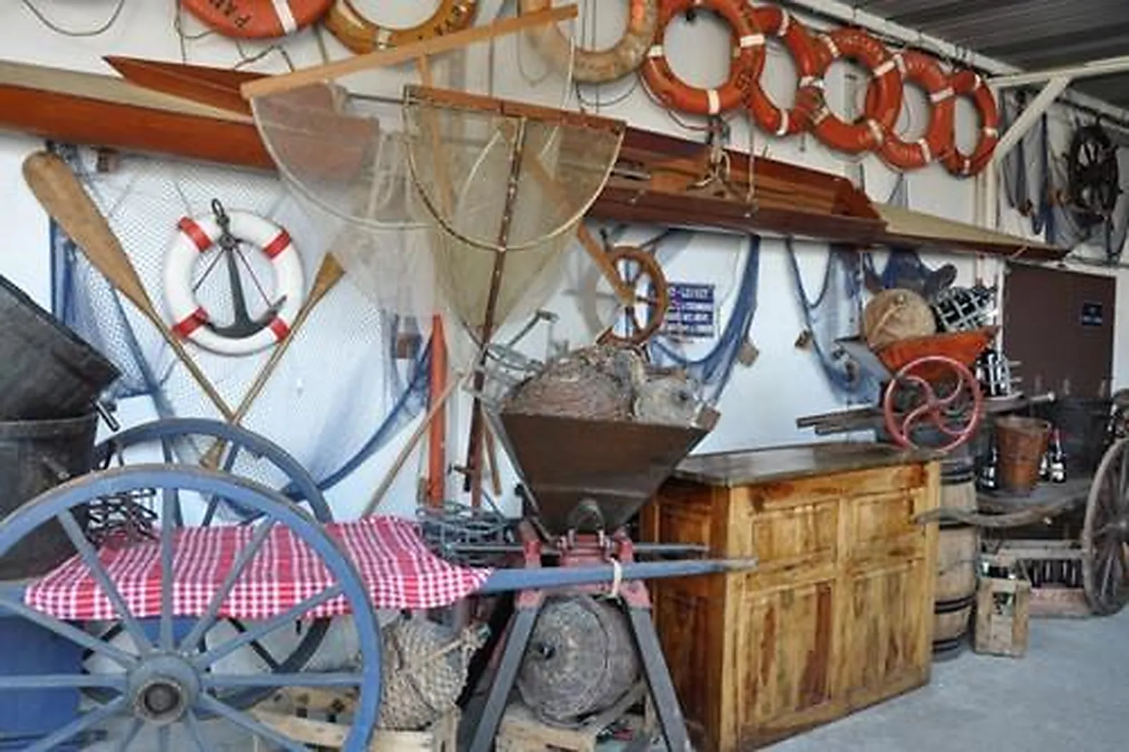 Lieux événementiels, LA COUR DES MIRAGES