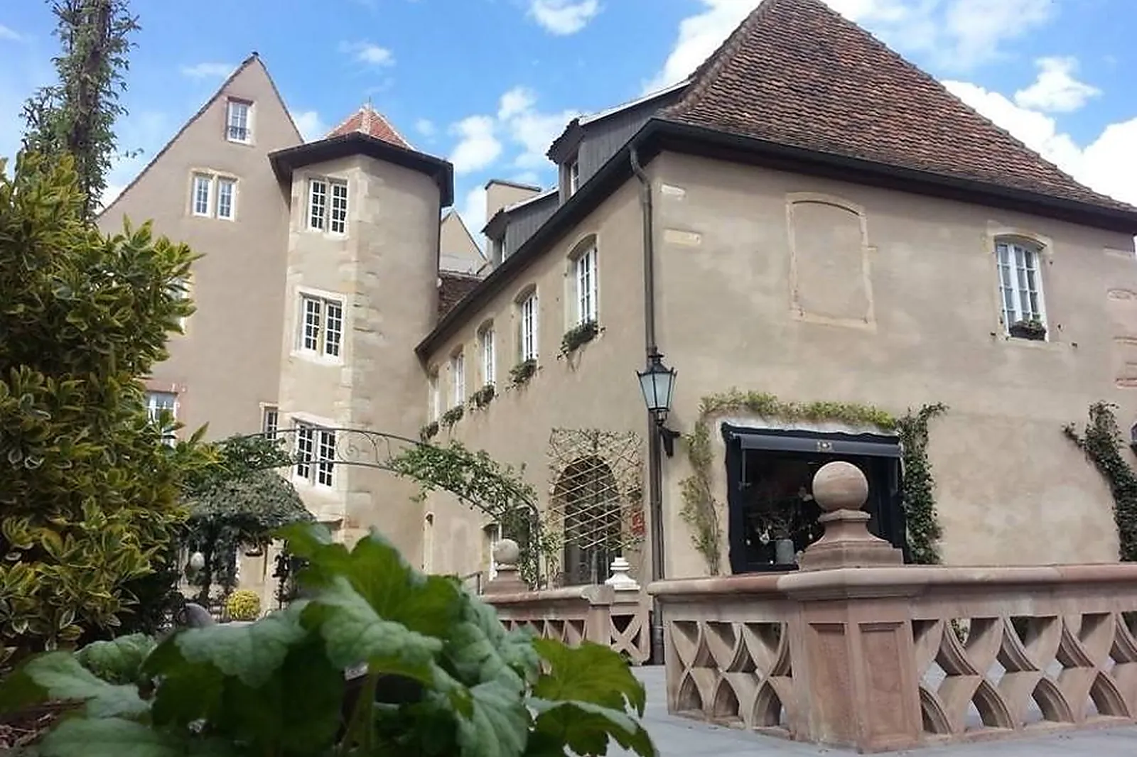 Lieux événementiels, LA COURONNE