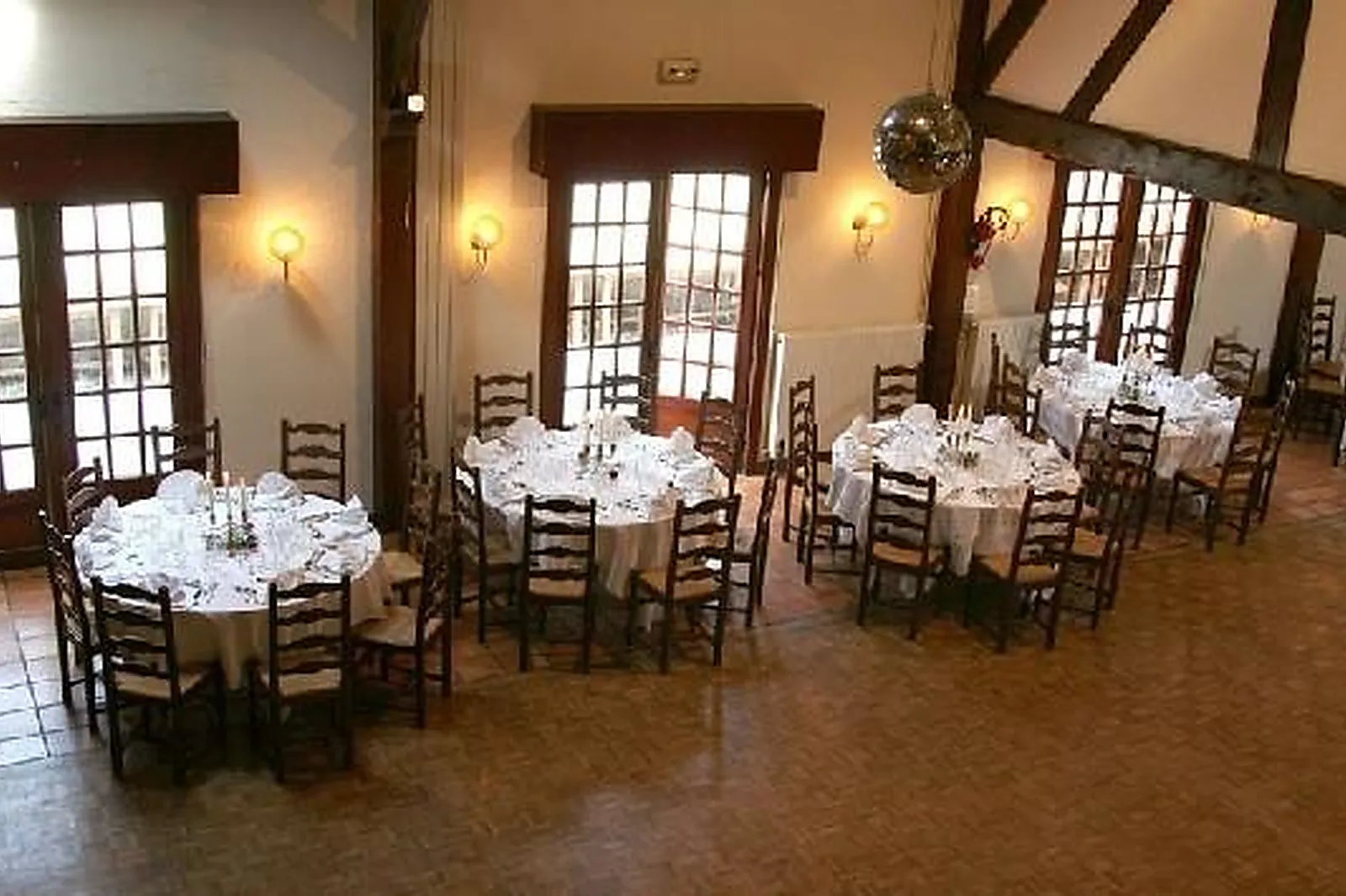 Lieux événementiels, LA CREMAILLERE COURBON