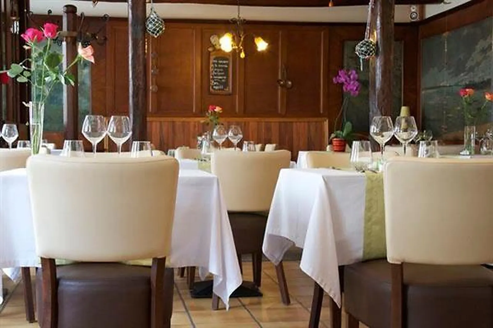 Lieux événementiels, LA CROIX BLANCHE