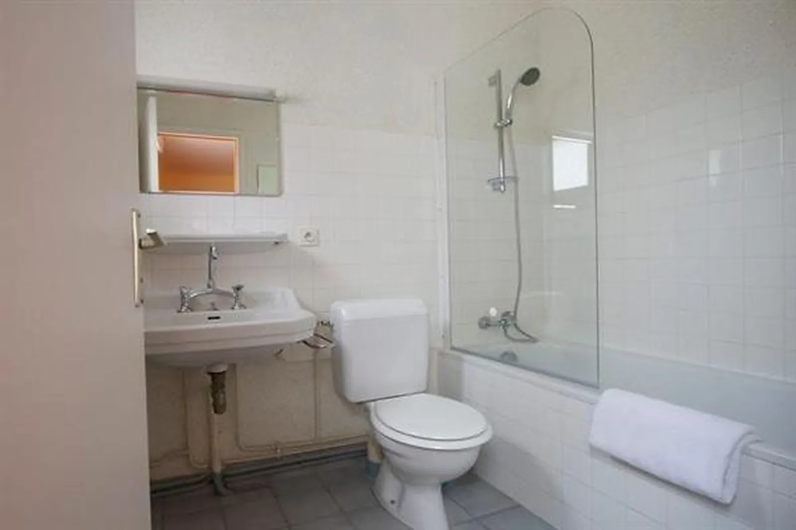 Lieux événementiels, LA CROIX BLANCHE