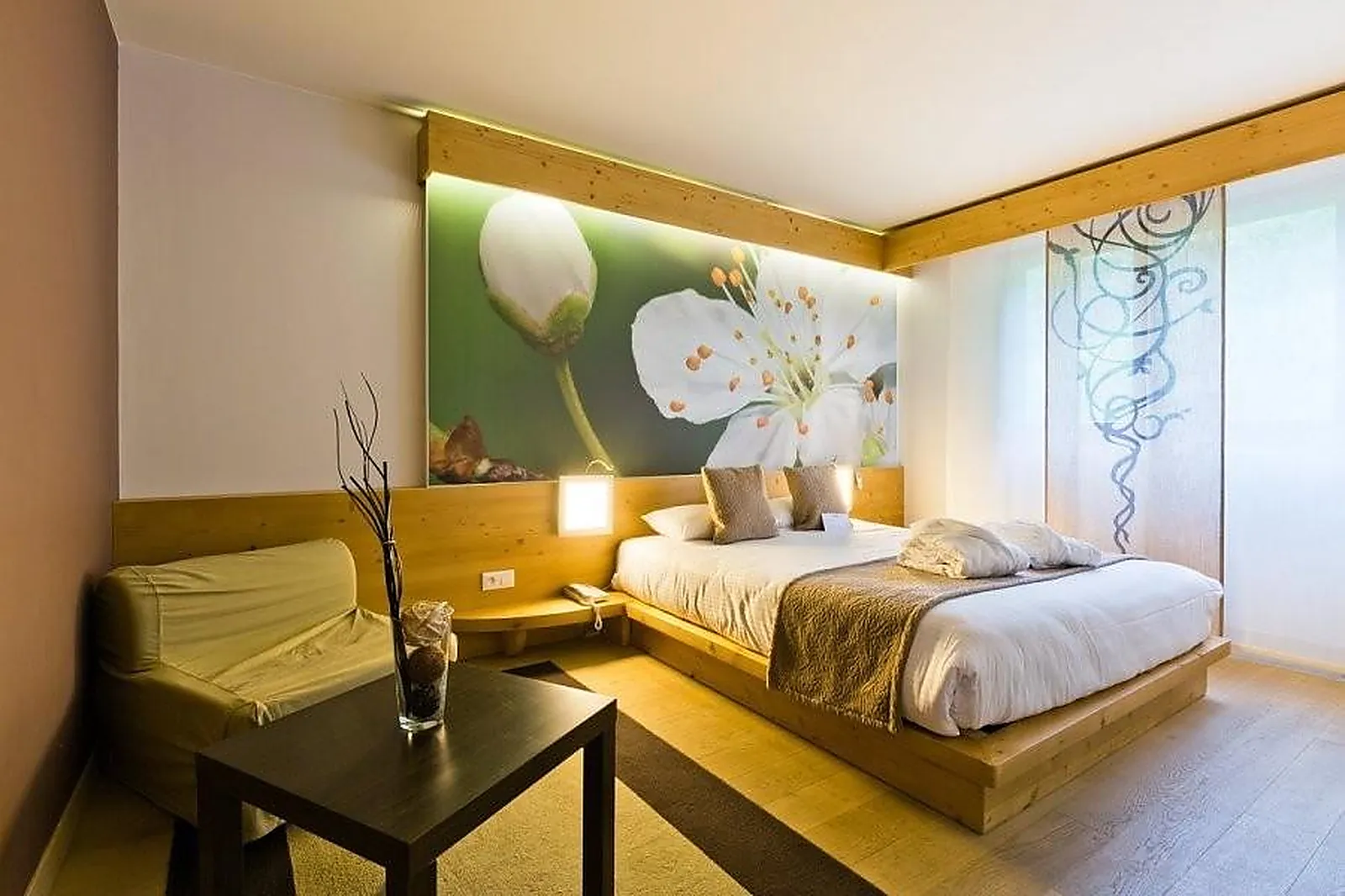 Lieux événementiels, LA CROIX DE SAVOIE ET SPA