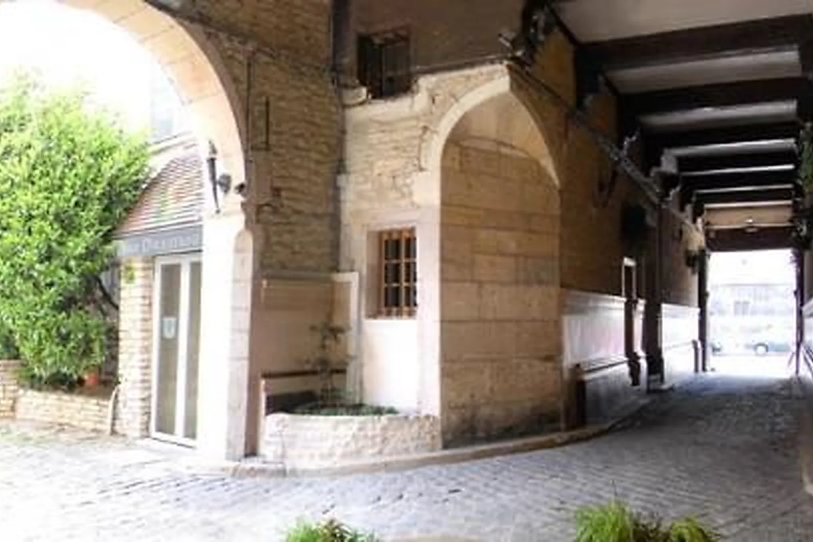 Lieux événementiels, LA DAME D'AQUITAINE