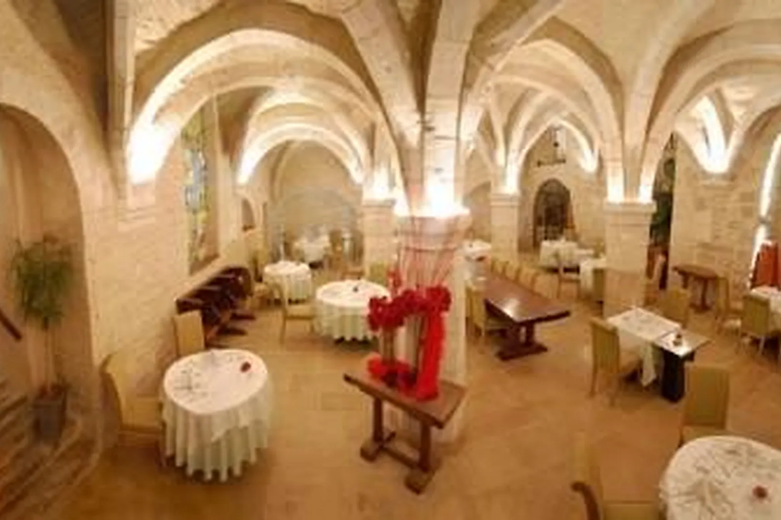 Lieux événementiels, LA DAME D'AQUITAINE